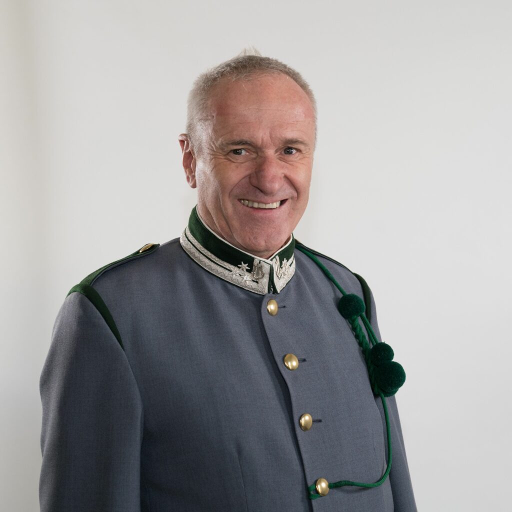 Werner Falgschlunger, Kassier